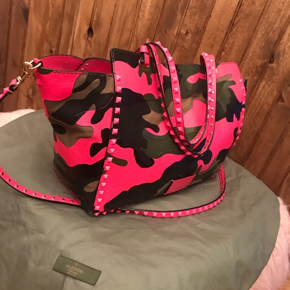 SOLD❤️Valentino Rockstud camo Crossbody hot pink - Picture 8 of 8